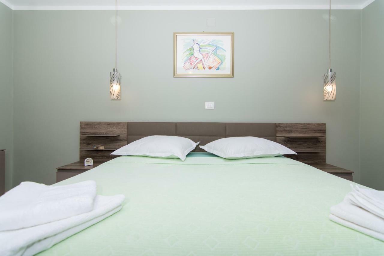 Apartman Marin Traù Esterno foto